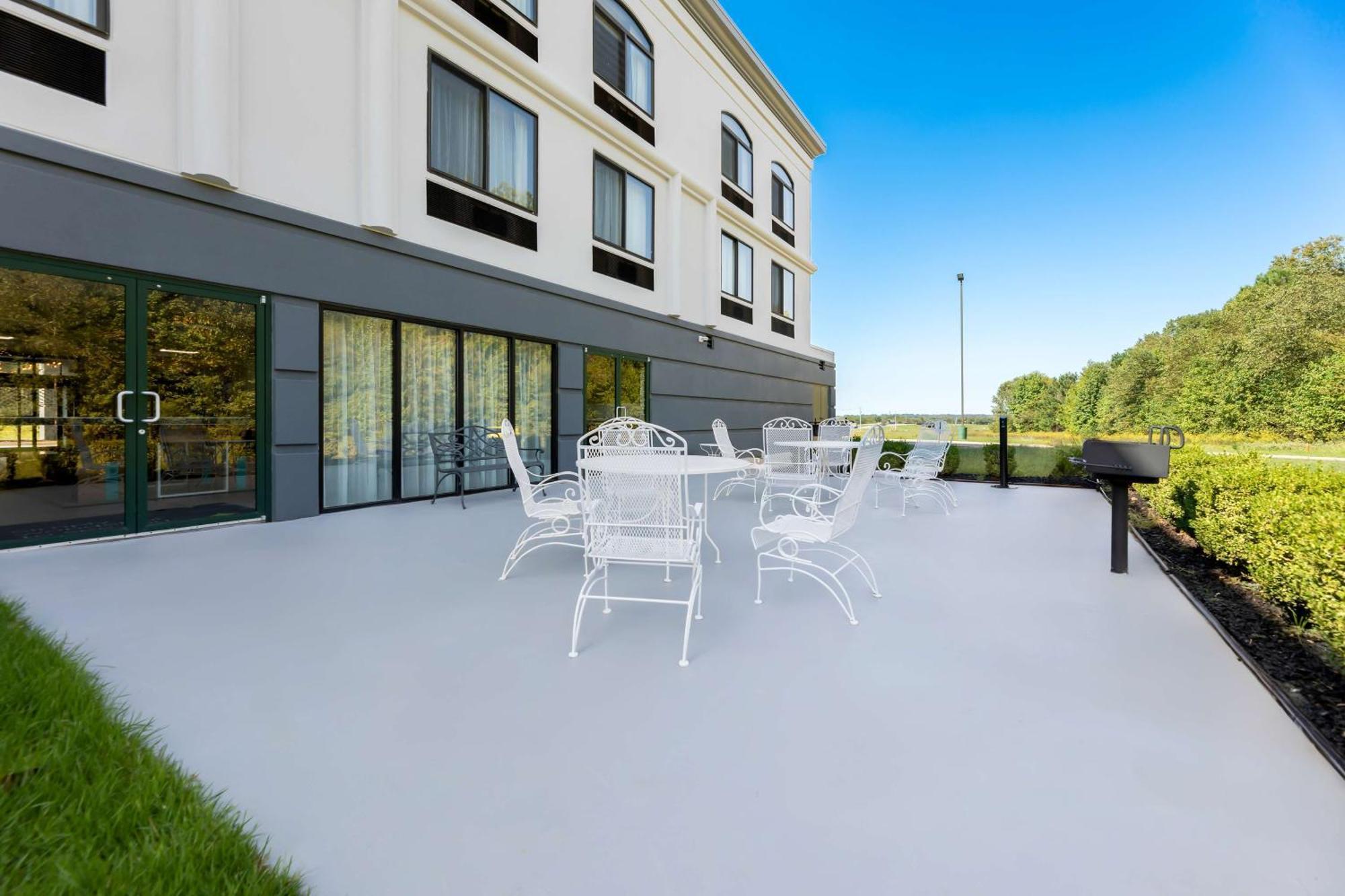 Spark By Hilton Tupelo Eksteriør bilde